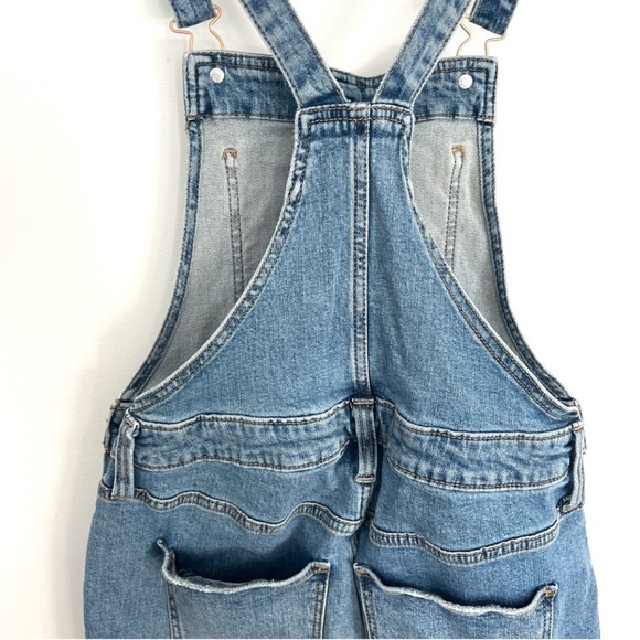 🍑 Universal Thread High-Rise Raw Hem Taper Denim Cropped Overalls Size 2 / 26 - Picture 10 of 15